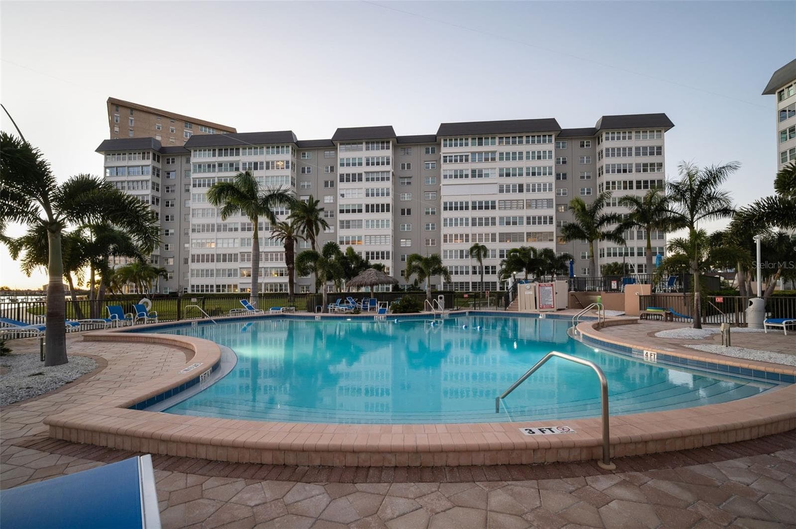 Condominium at 5130 BRITTANY DR S #807, ST PETERSBURG, photo 16 of 32