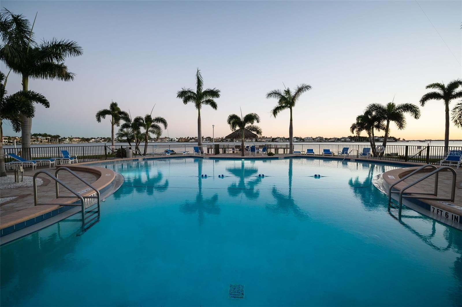 Condominium at 5130 BRITTANY DR S #807, ST PETERSBURG, photo 20 of 32