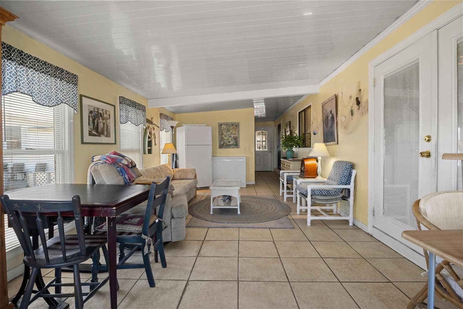 Florida Room - 6825 S LAKE HENRY DR NE, WINTER HAVEN