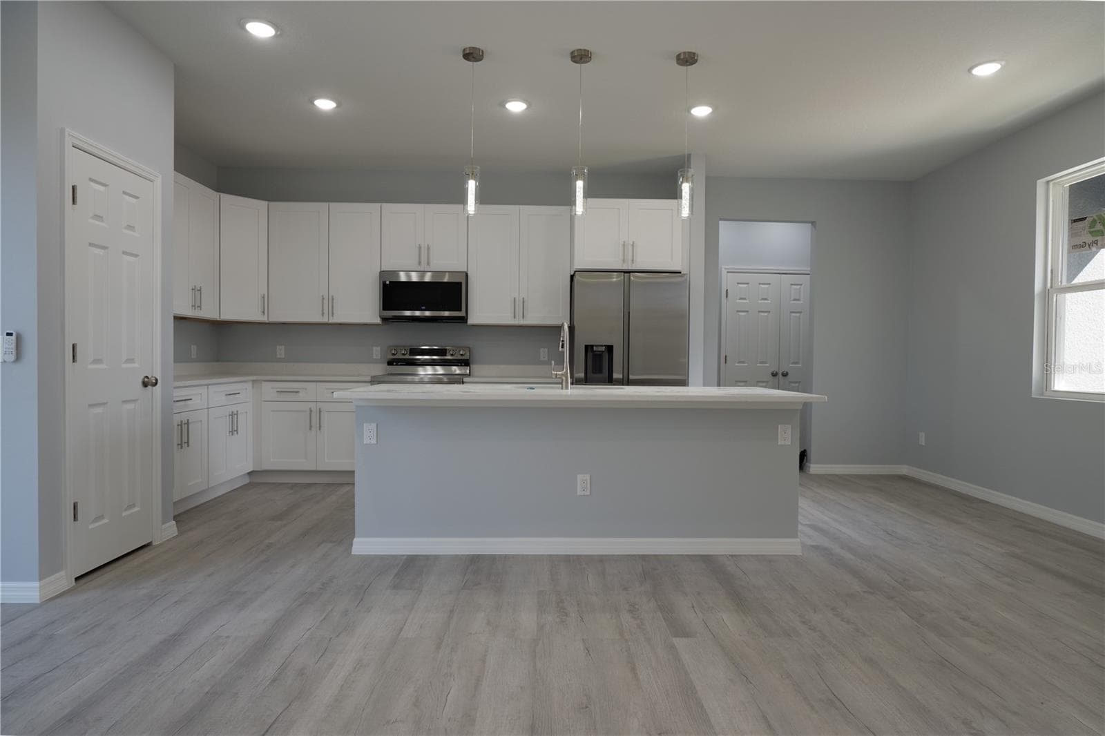 Single Family Residence at 1013 ASTON-MARTIN DR, SEBRING, photo 15 of 32