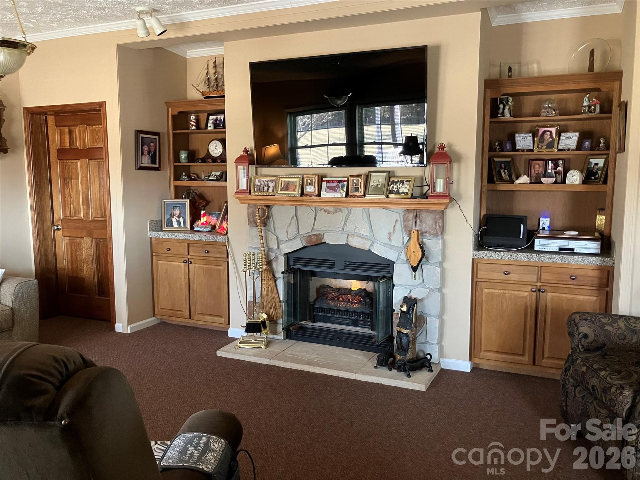 Wood burning fireplace - 13215 Pine Bluff Road, Midland