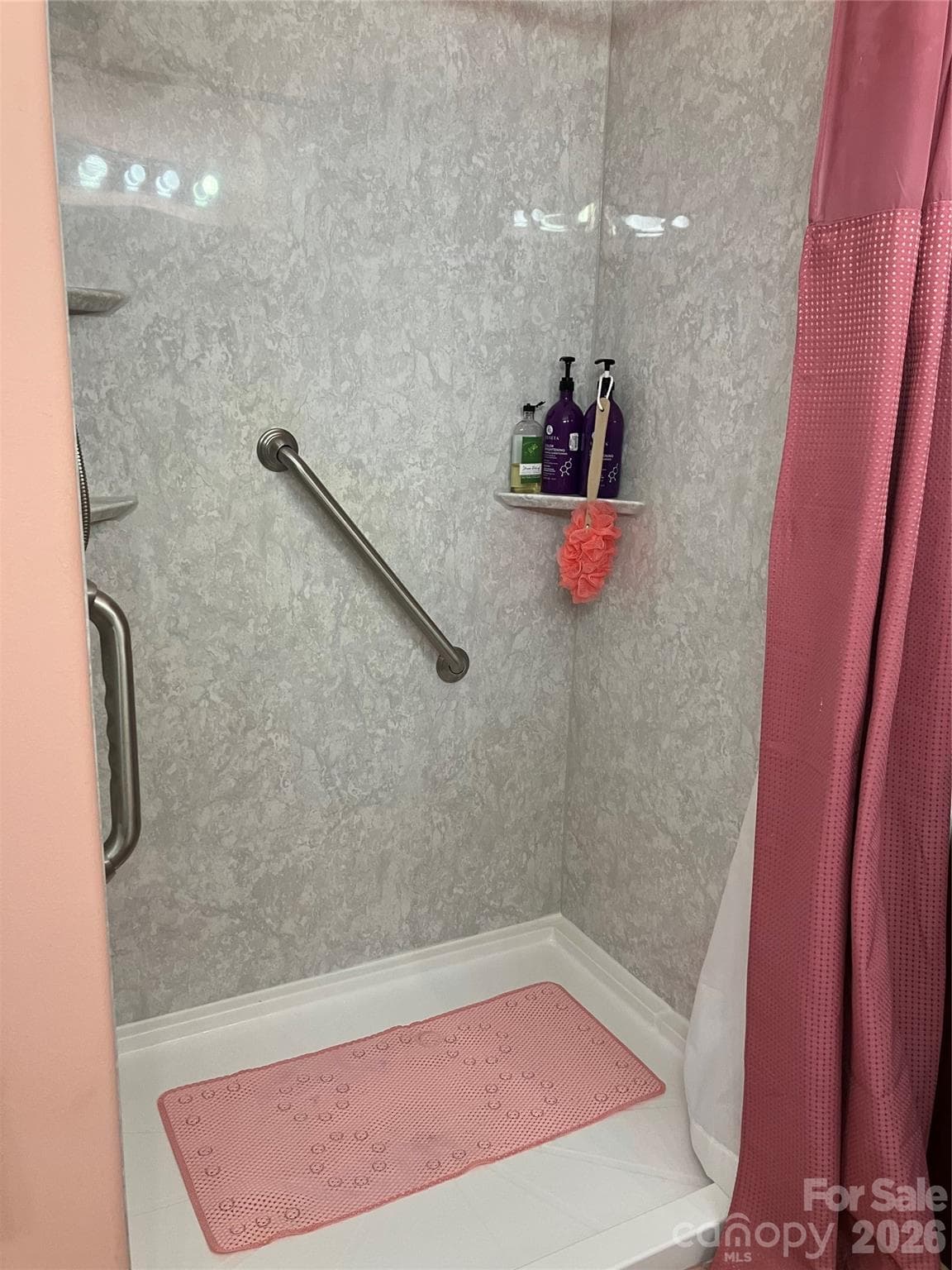 Primary walk in shower - 13215 Pine Bluff Road, Midland