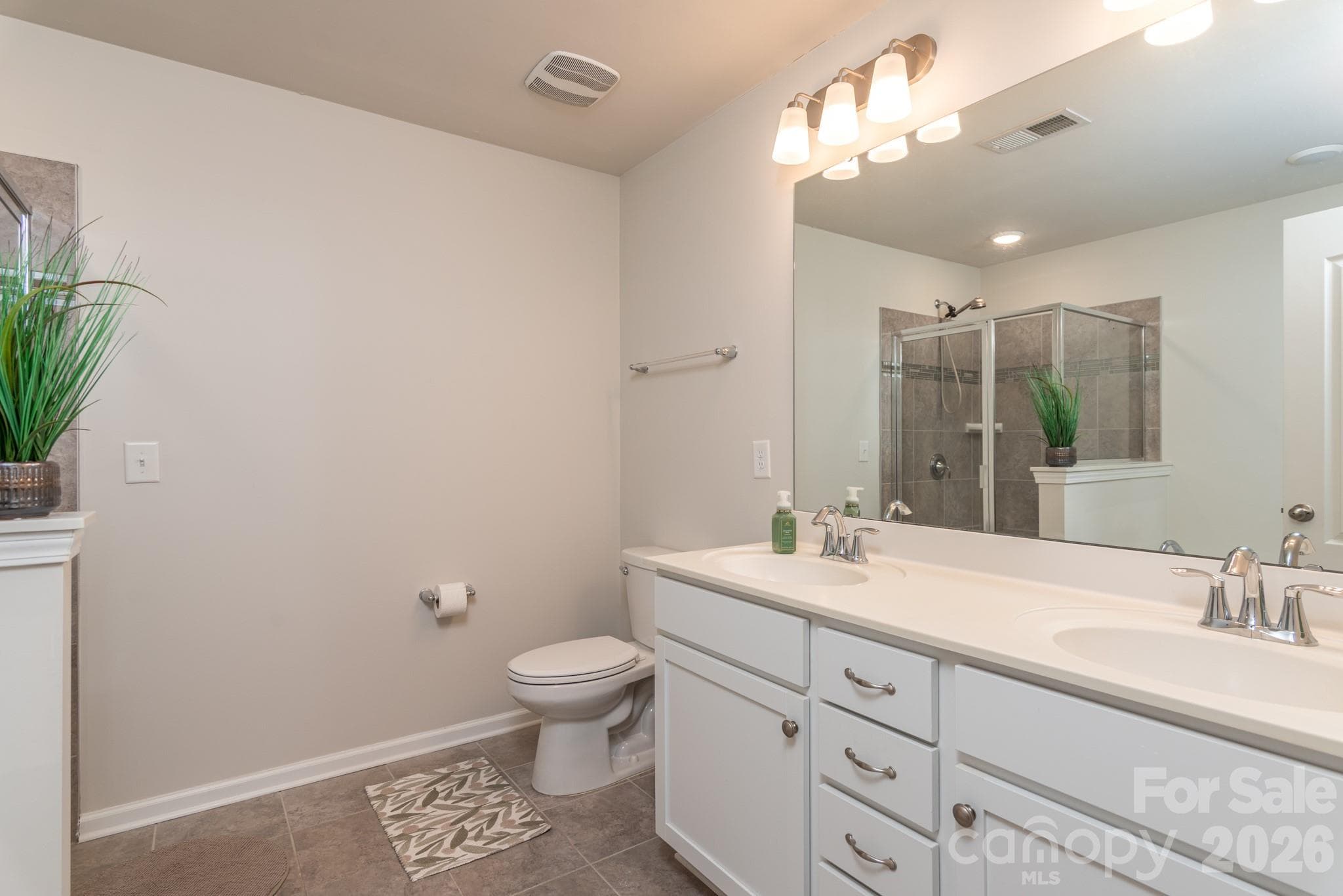 Primary bathroom wiht dual vanities - 11316 Westbranch Parkway, Davidson