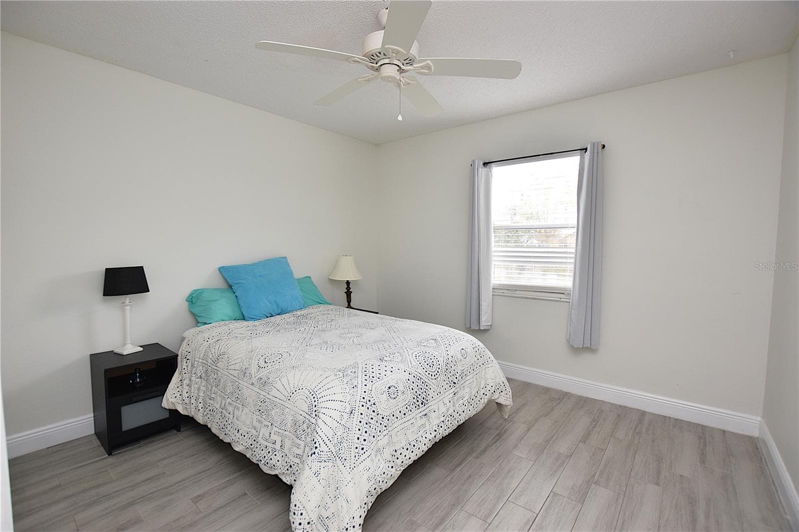 Single Family Residence at 2022 HATTERAS PT, LAKELAND, photo 29 of 36
