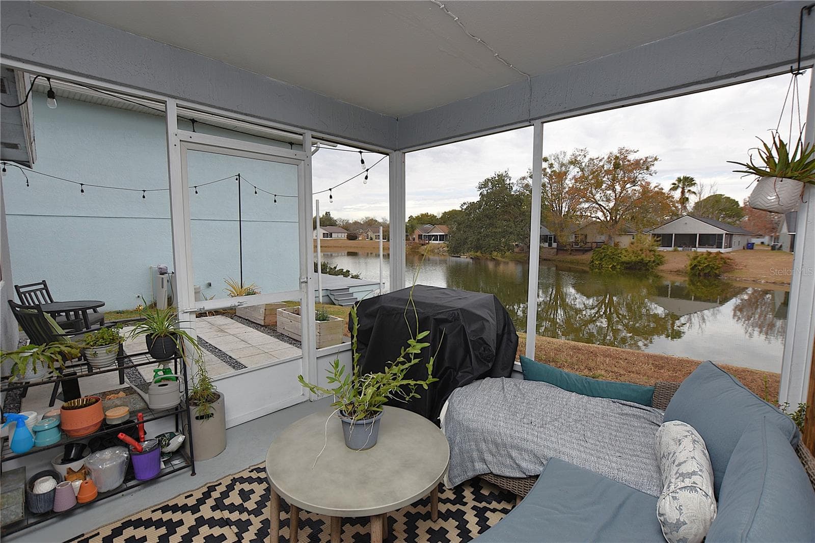 Screened Lanai - 2022 HATTERAS PT, LAKELAND