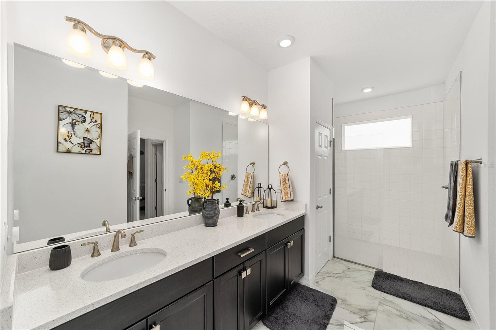 Master bath - His & Her sinks - 7037 SW 86TH AVE, OCALA