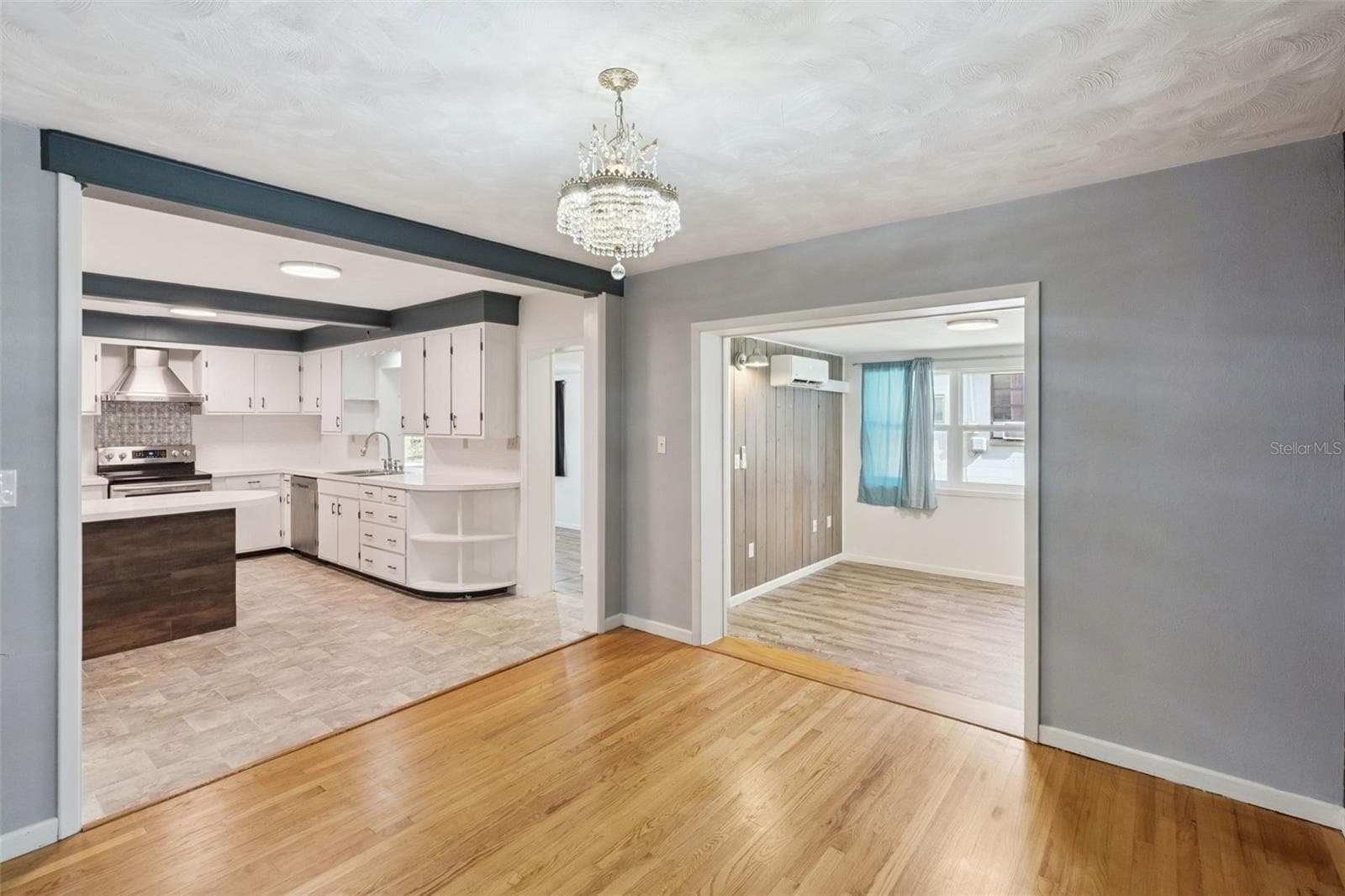 Single Family Residence at 822 POINSETTIA DR, EUSTIS, photo 6 of 23