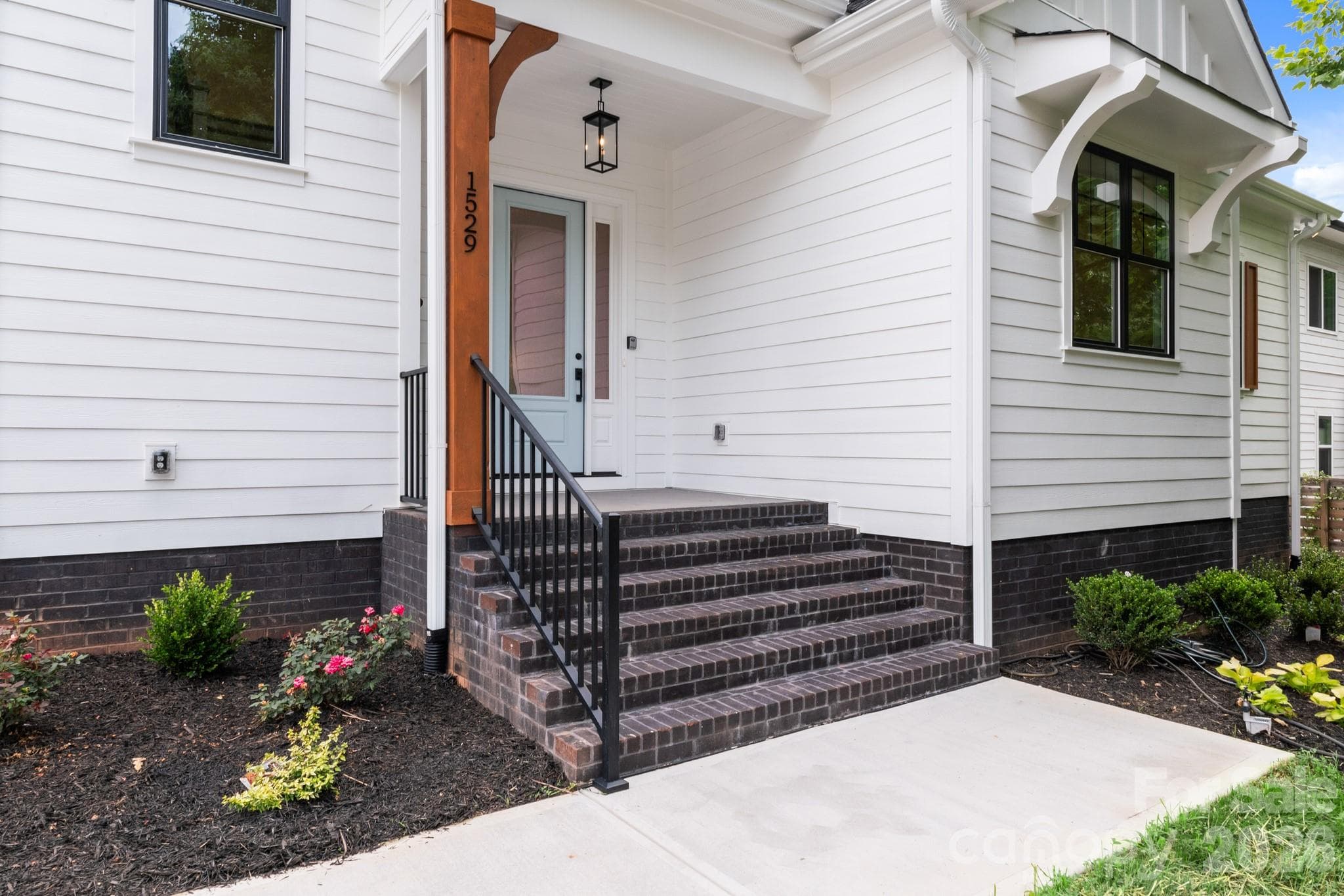 Single Family Residence at Charlotte, photo 4 of 27