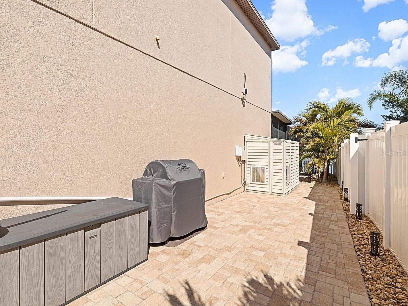 Low-maintenance paved side-yard area - 1716 HADDEN HALL PL, TRINITY