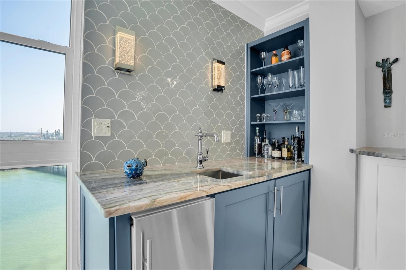 Wet bar - 4993 BACOPA LN S #705, ST PETERSBURG