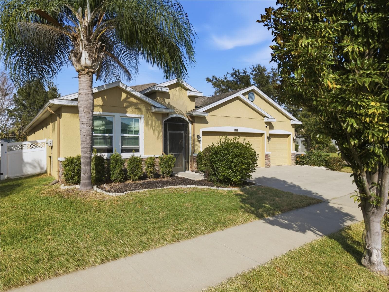 Single Family Residence at 10420 PLEASANT SPRING WAY, RIVERVIEW, photo 3 of 32