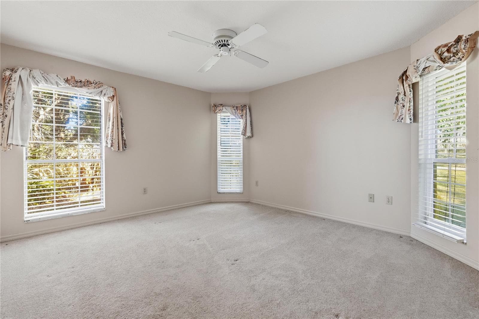 Single Family Residence at 6136 DORA DR, MOUNT DORA, photo 28 of 49