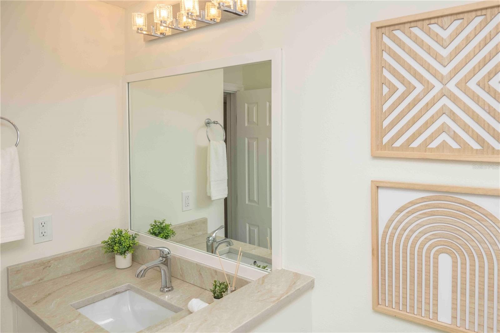Villa at 563 SPANISH DR S, LONGBOAT KEY, photo 27 of 44