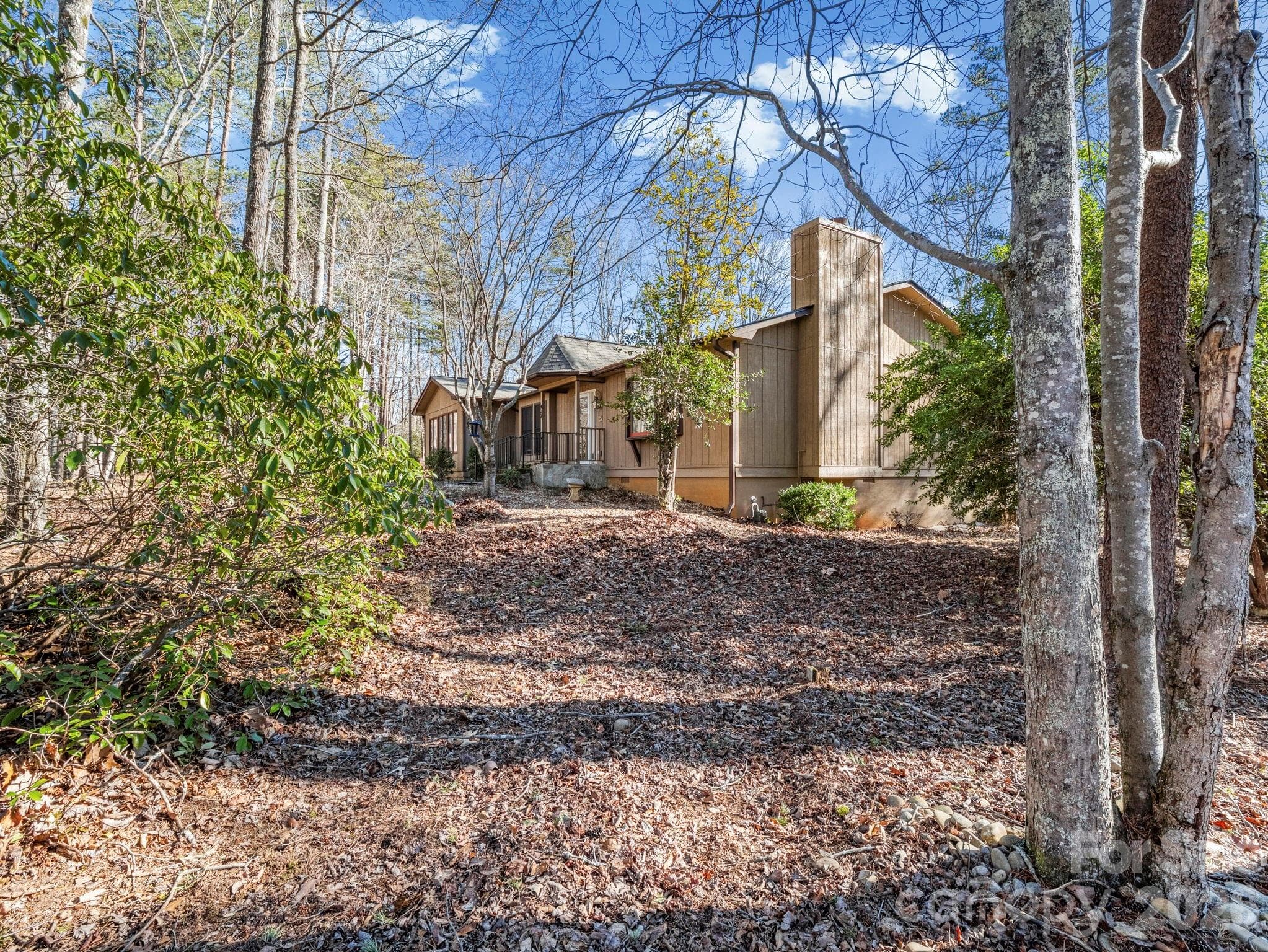 Single Family Residence at 423 Mountain View Drive, Columbus, photo 5 of 29