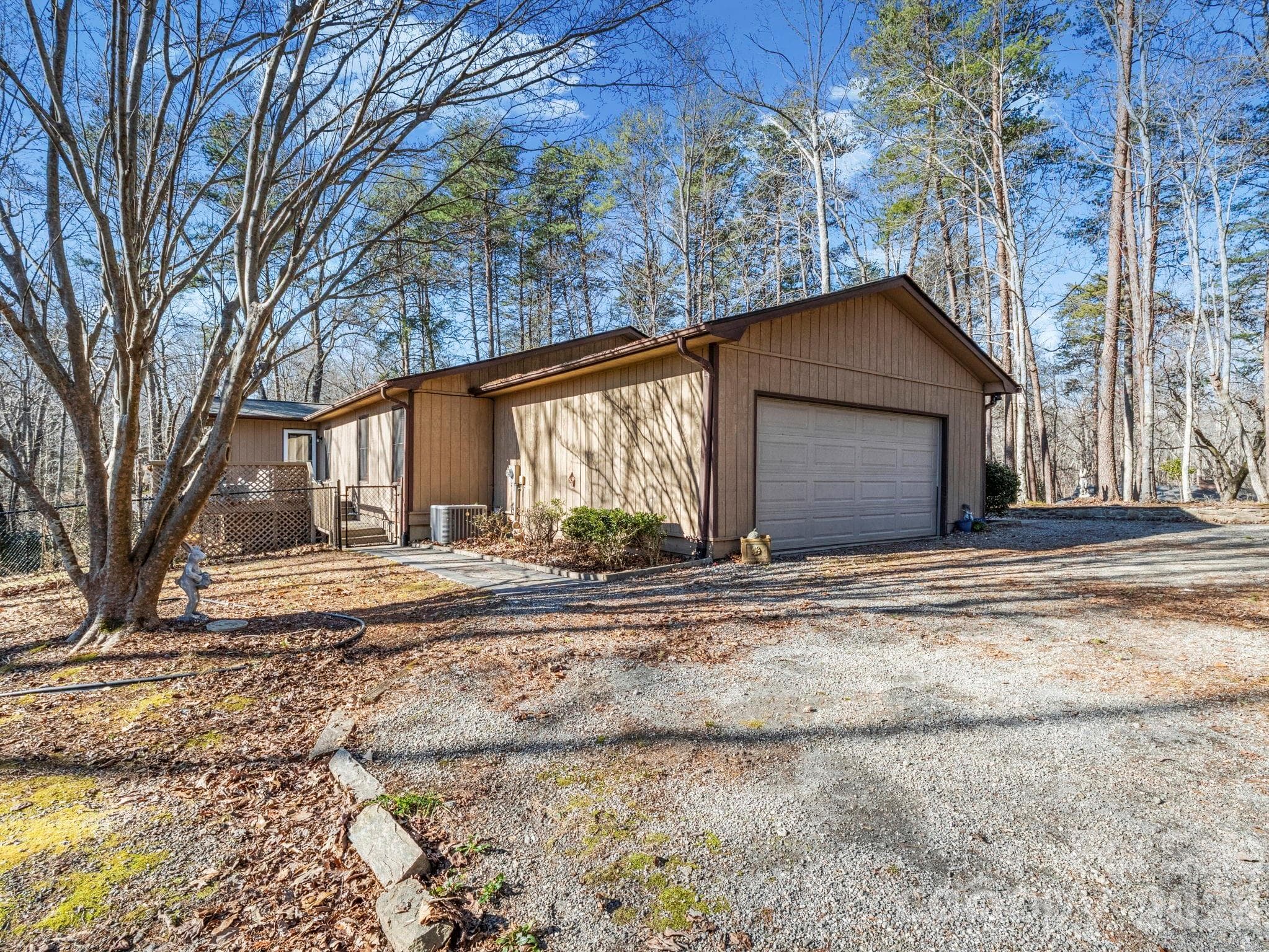 Side with garage - 423 Mountain View Drive, Columbus