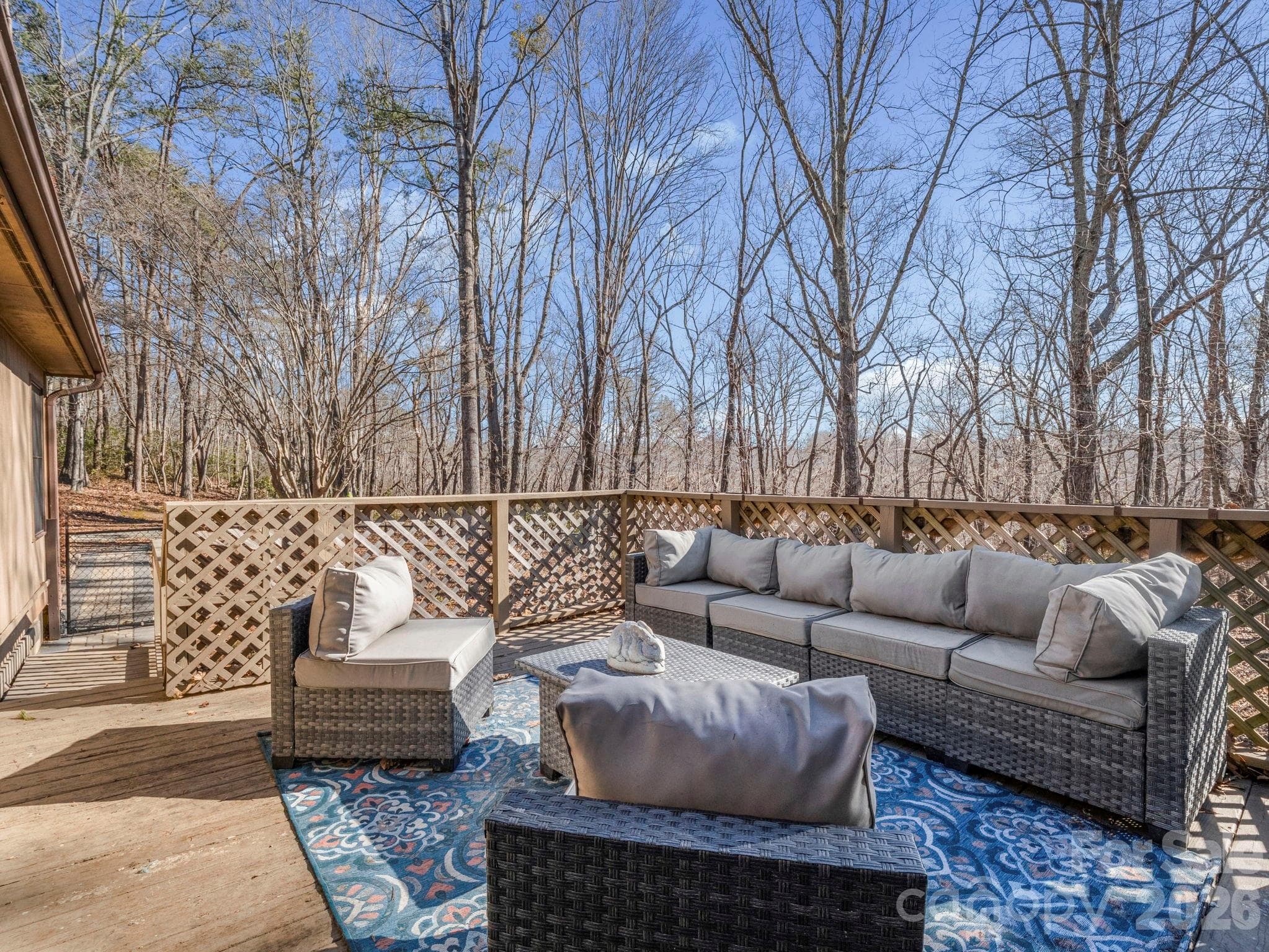 Large deck - 423 Mountain View Drive, Columbus