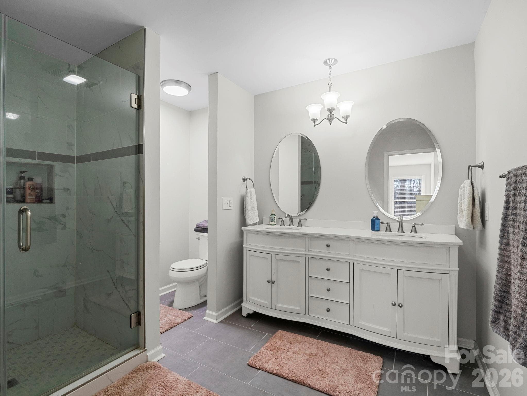 primary bath - 423 Mountain View Drive, Columbus