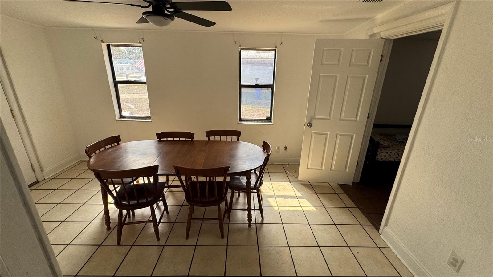 Dining room or family room space - 2925 BELLWOOD AVE, LAKELAND