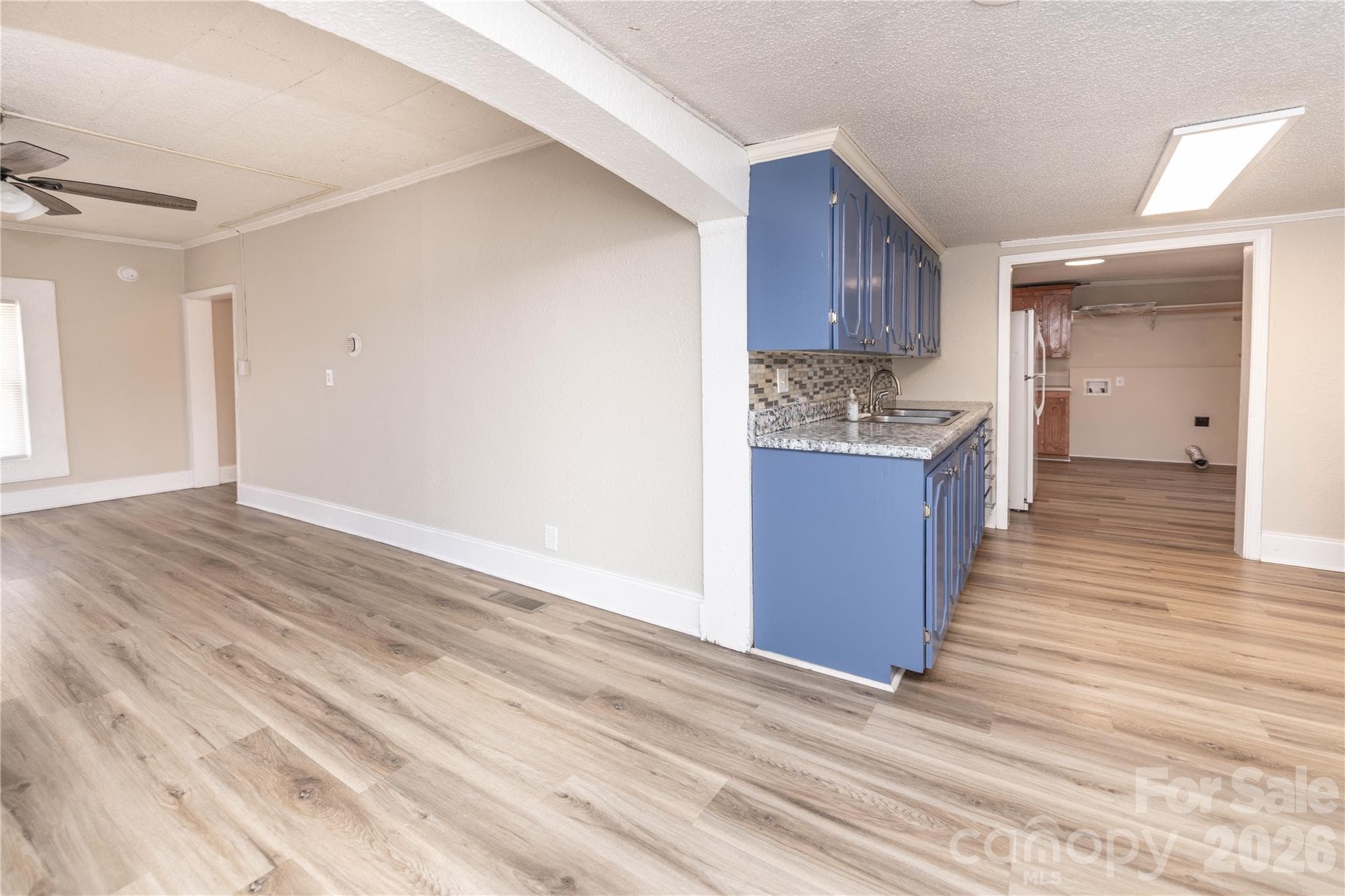 Kitchen - 470 & 460 S Moose Road, Mount Pleasant