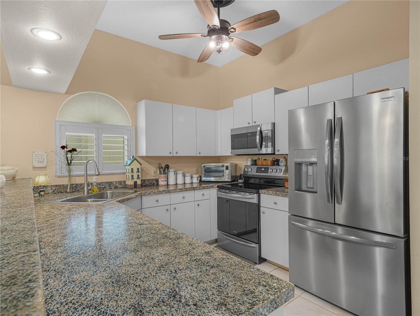 Single Family Residence at 5888 SANDPIPERS DR, LAKELAND, photo 9 of 25