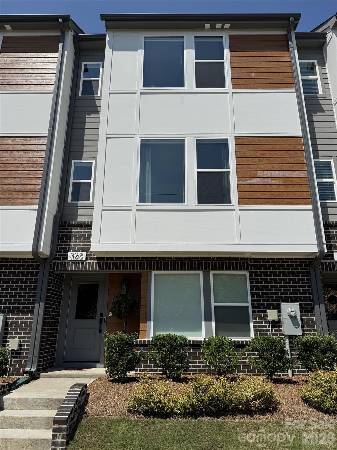 Townhouse at Charlotte, photo 2 of 21