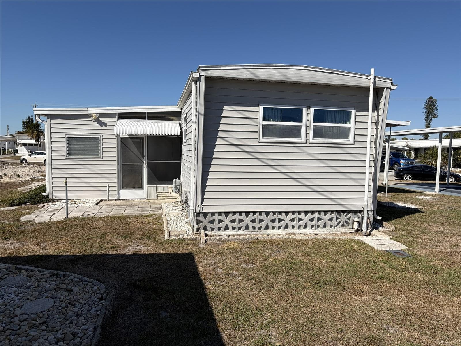 Mobile Home at 1862 PALM SPRINGS ST, SARASOTA, photo 3 of 79