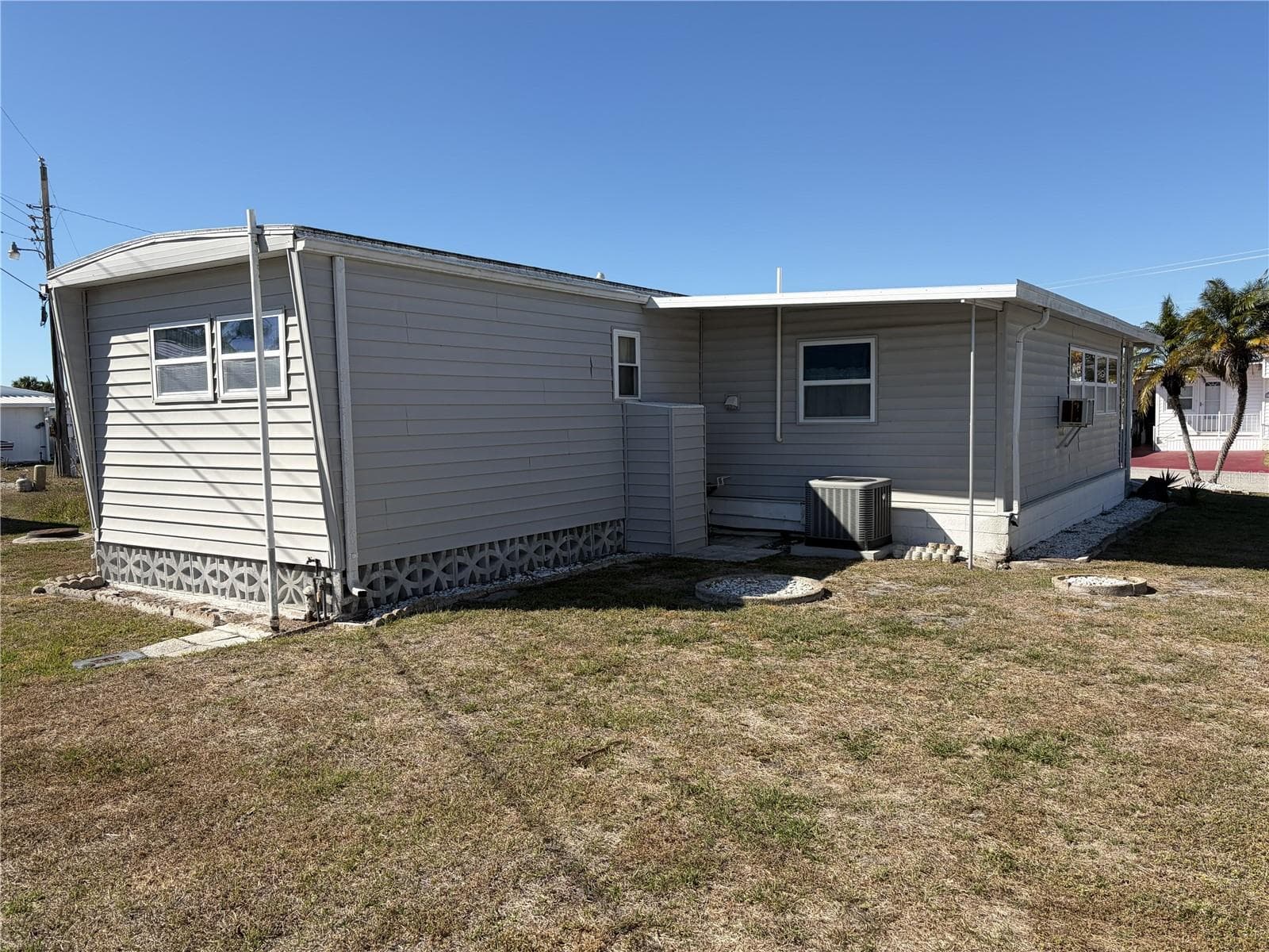 Mobile Home at 1862 PALM SPRINGS ST, SARASOTA, photo 4 of 79