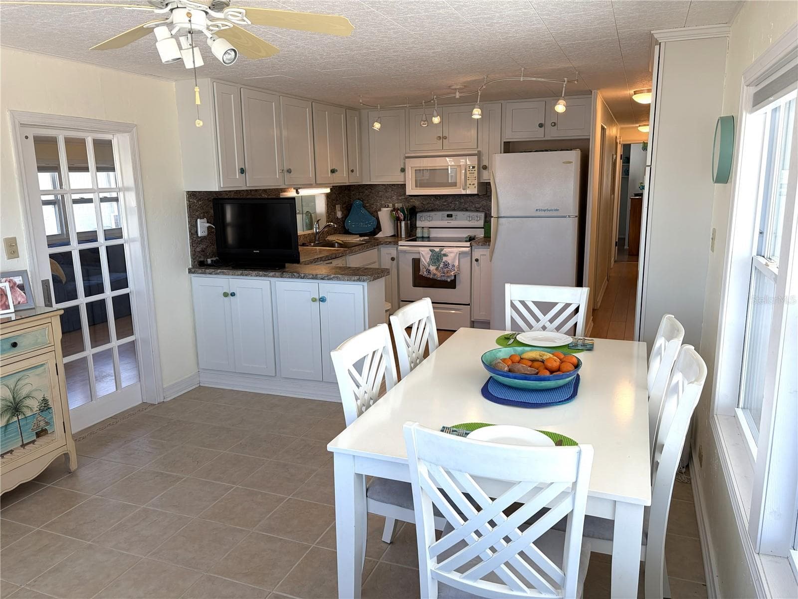 Mobile Home at 1862 PALM SPRINGS ST, SARASOTA, photo 15 of 79