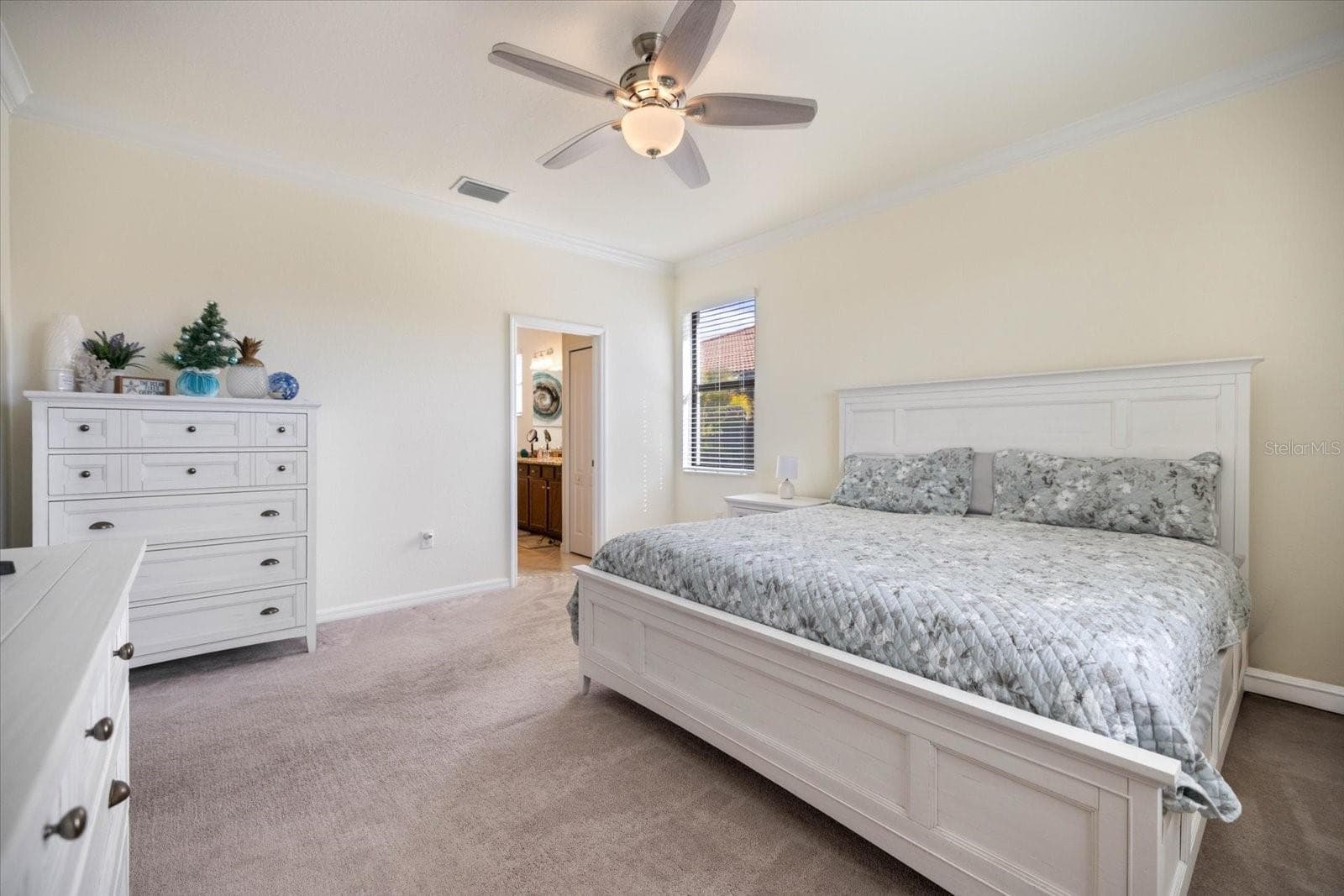 Primary bedroom - 19393 CRUISE DR, VENICE