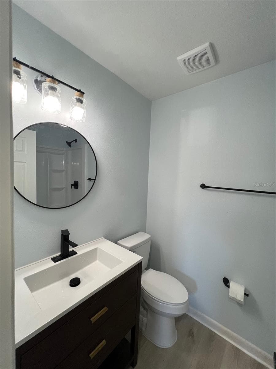 Hallway bathroom - 5750 80TH ST N #B203, ST PETERSBURG