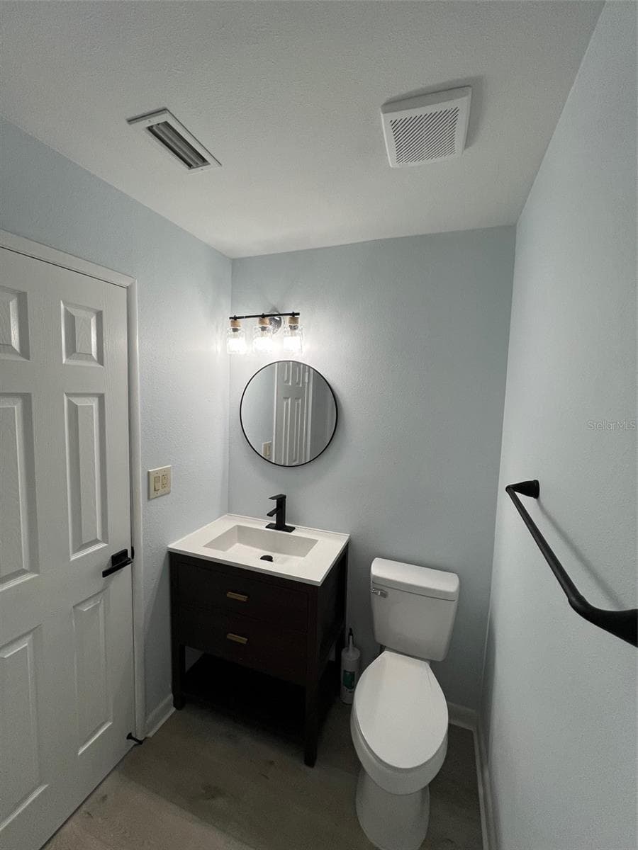 Hallway bathroom - 5750 80TH ST N #B203, ST PETERSBURG