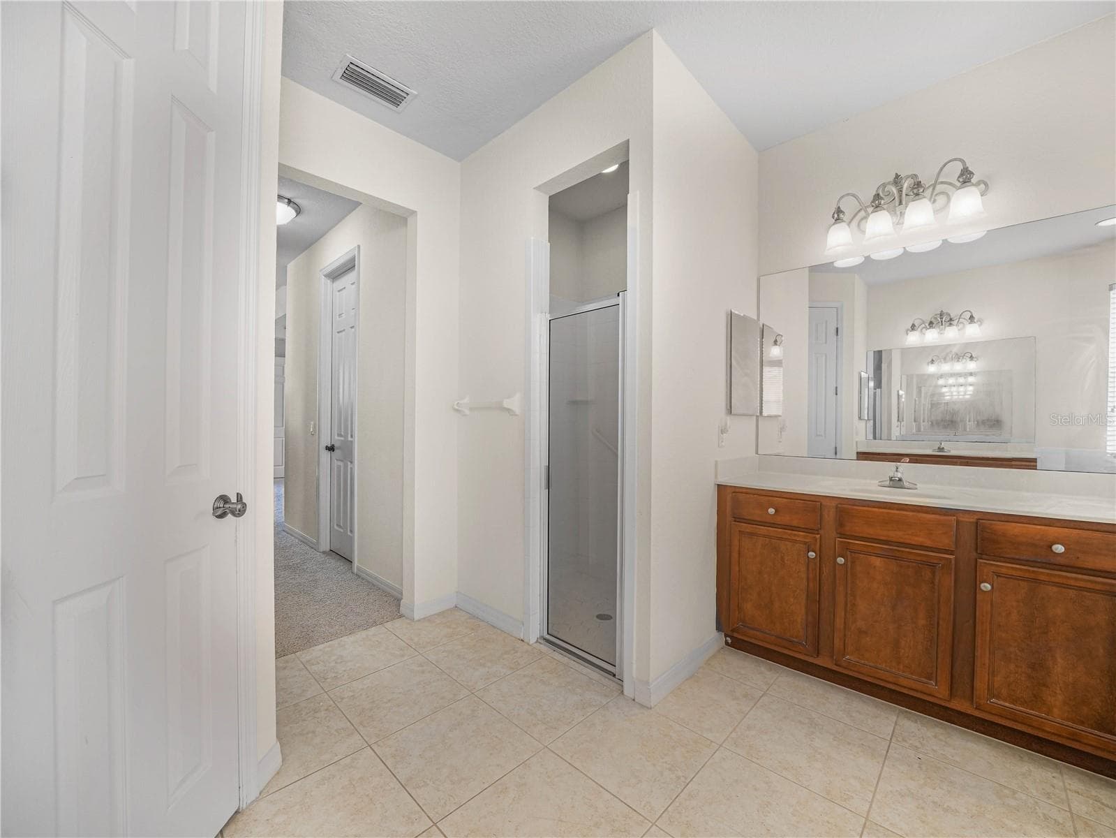 Primary Bath with HIS/HER Vanity - 5264 GREEN DR, WINTER HAVEN