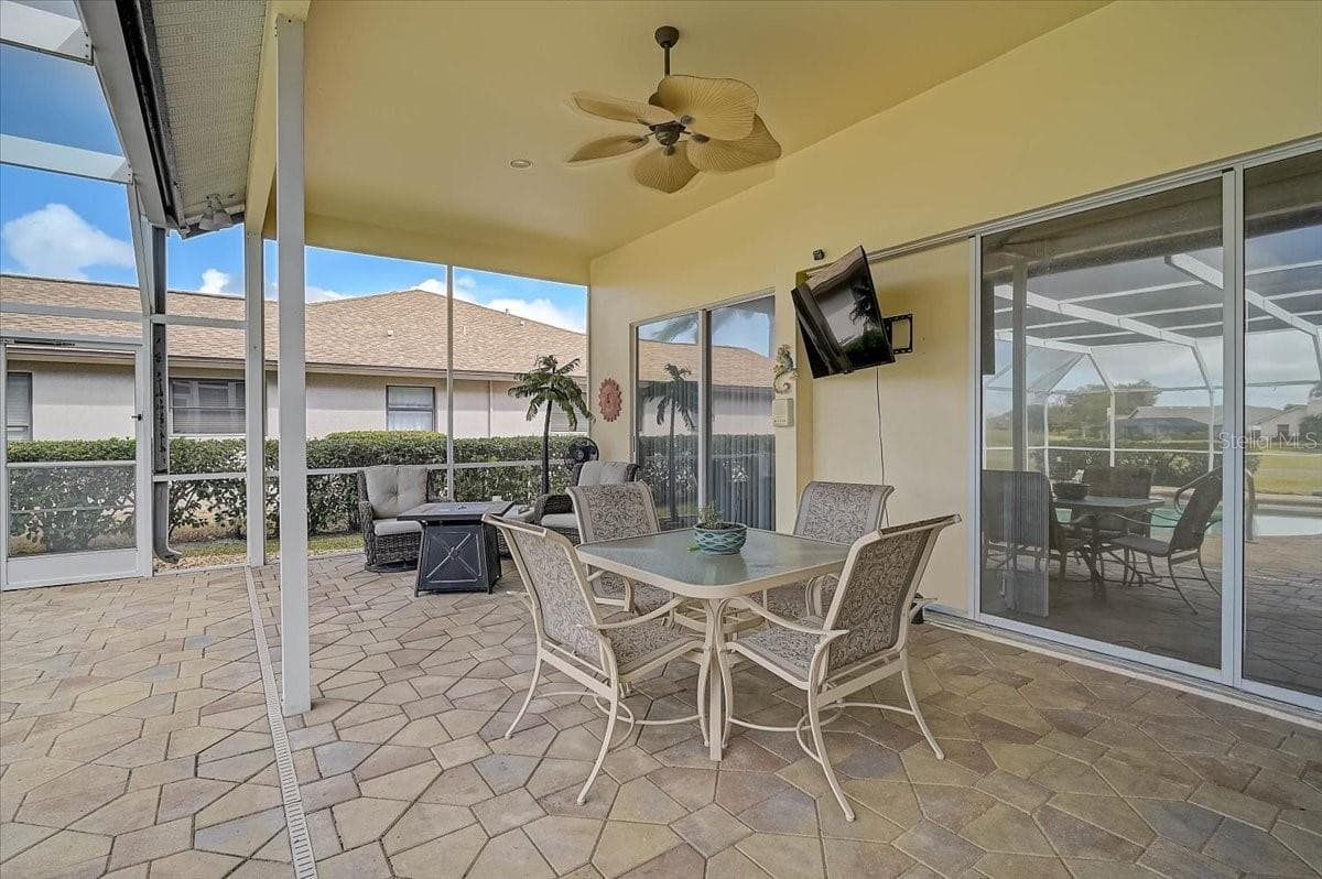 Lanai - 5072 KILTY CT E, BRADENTON