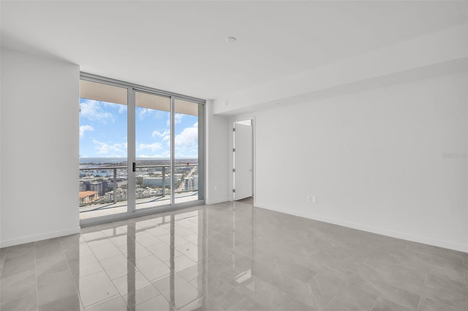 Condominium at 400 CENTRAL AVE #2605, ST PETERSBURG, photo 10 of 74