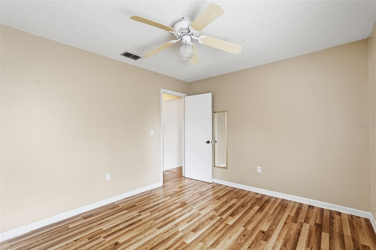 Single Family Residence at 21174 SW PEACH BLOSSOM ST, DUNNELLON, photo 17 of 48