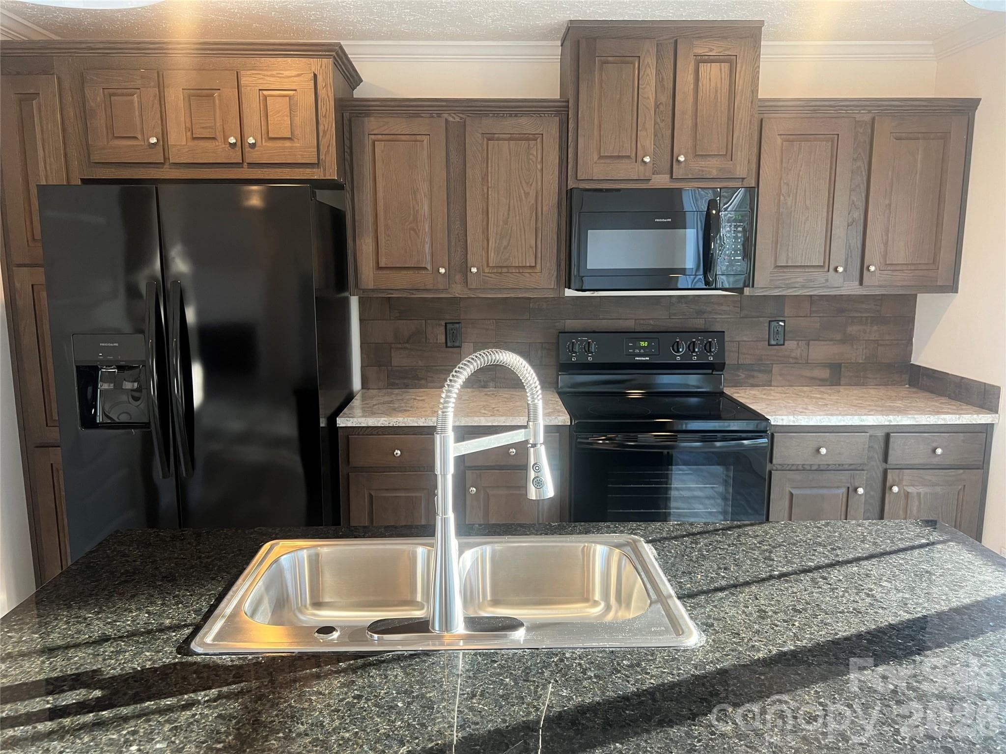Kitchen - 5748 Dalmatian Street, Iron Station