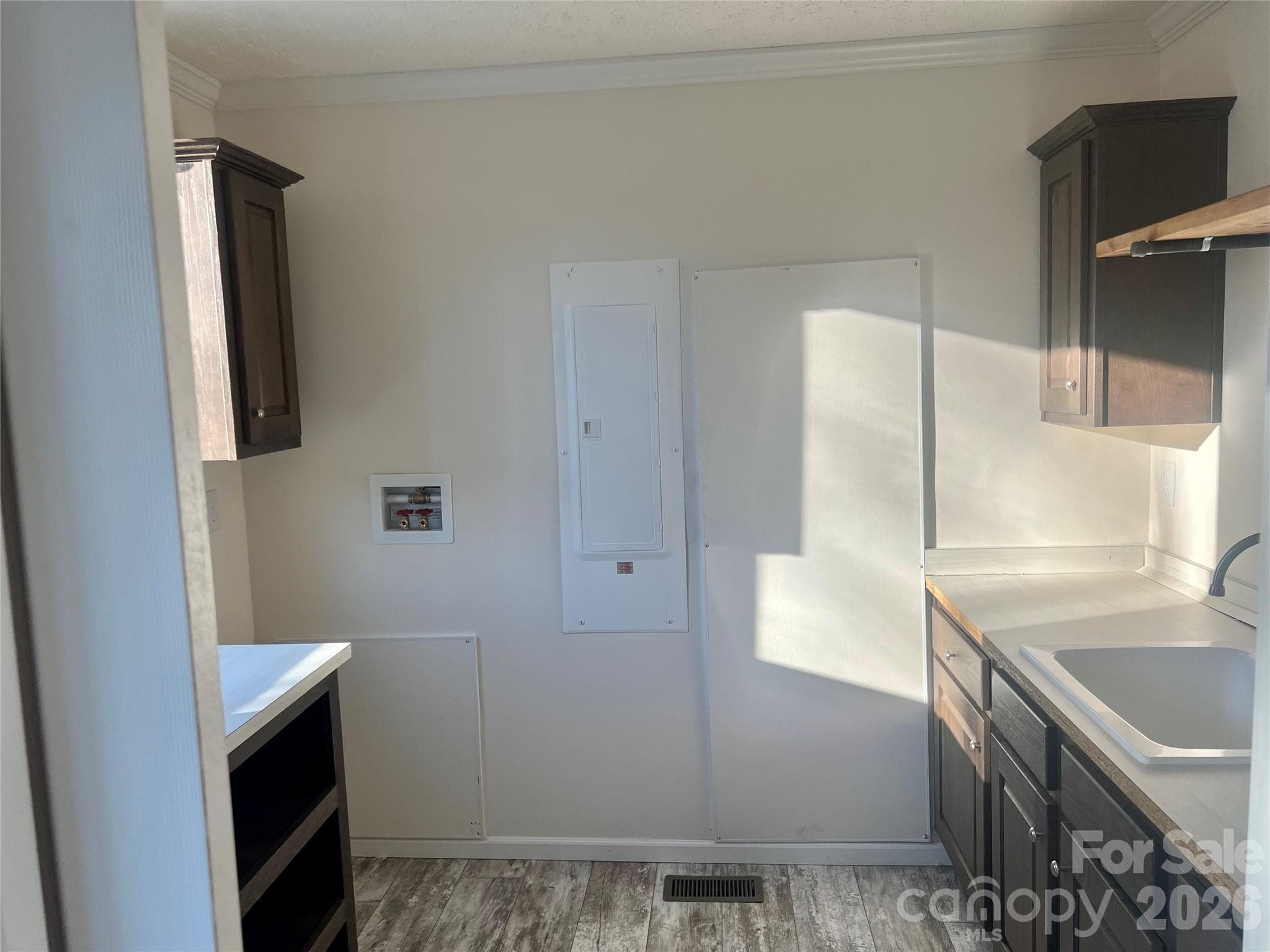 Laundry Room - 5748 Dalmatian Street, Iron Station