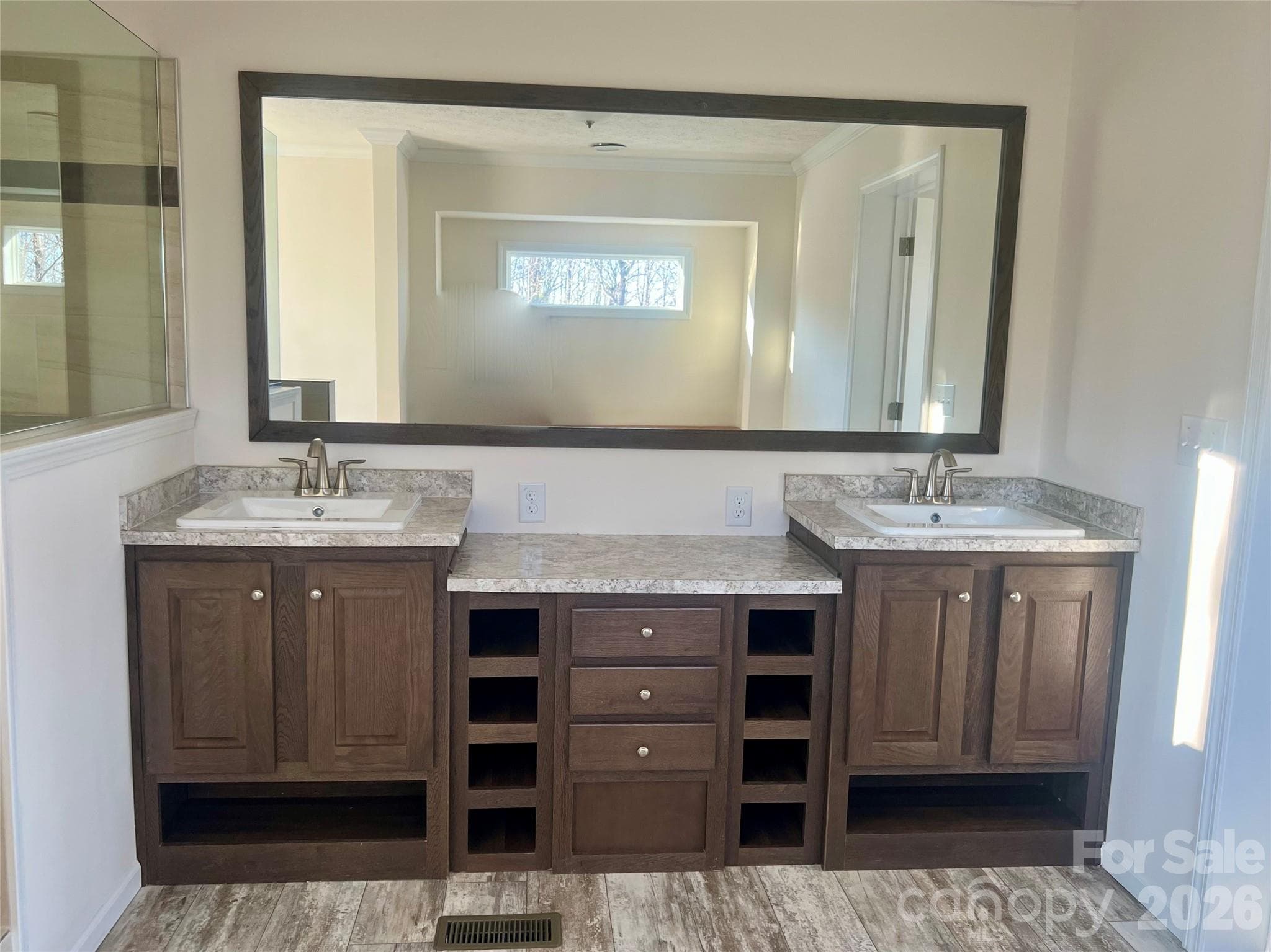 Master Bath - 5748 Dalmatian Street, Iron Station