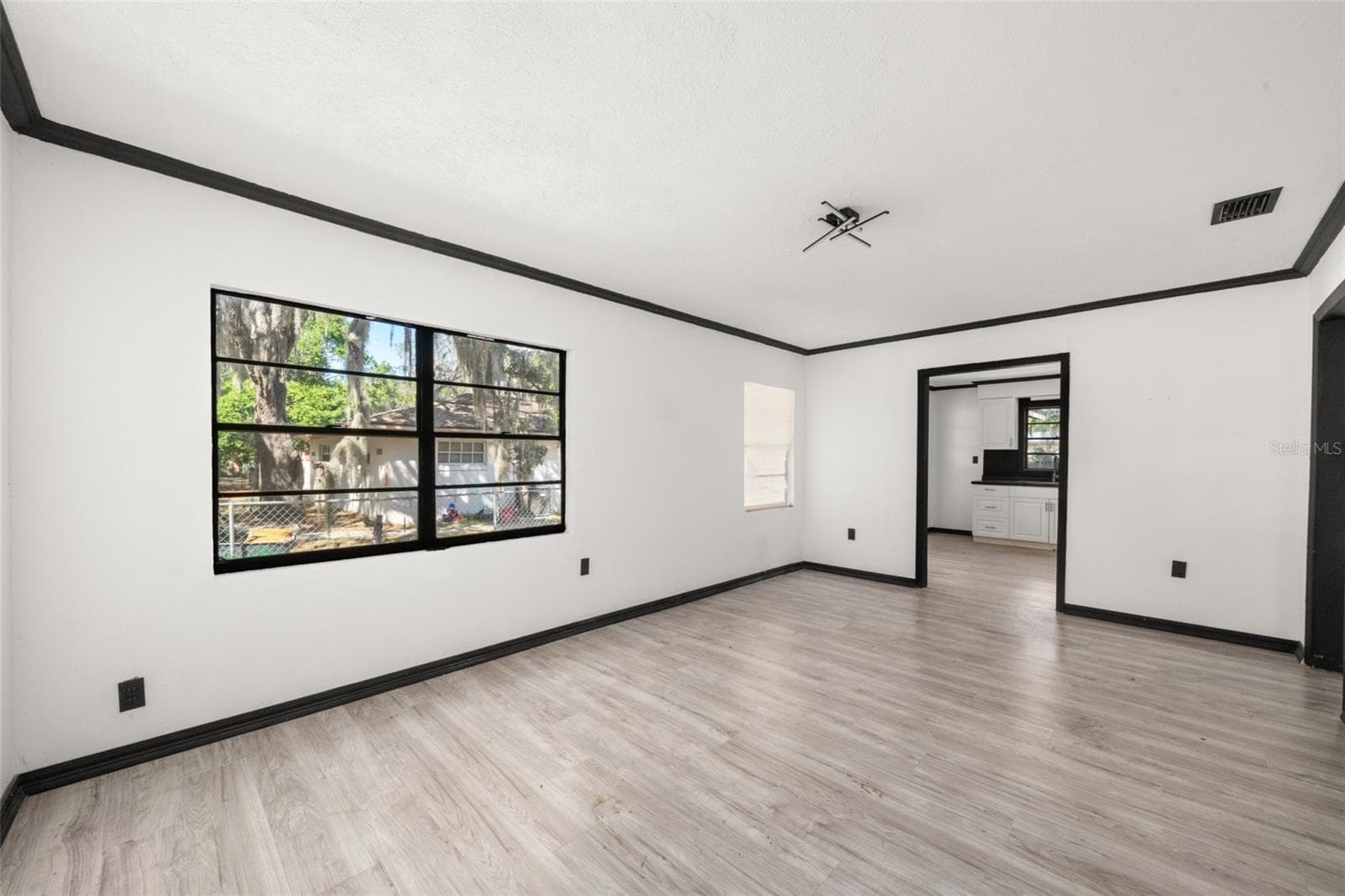 Single Family Residence at 1628 WIGHTMAN AVE, SEBRING, photo 3 of 39