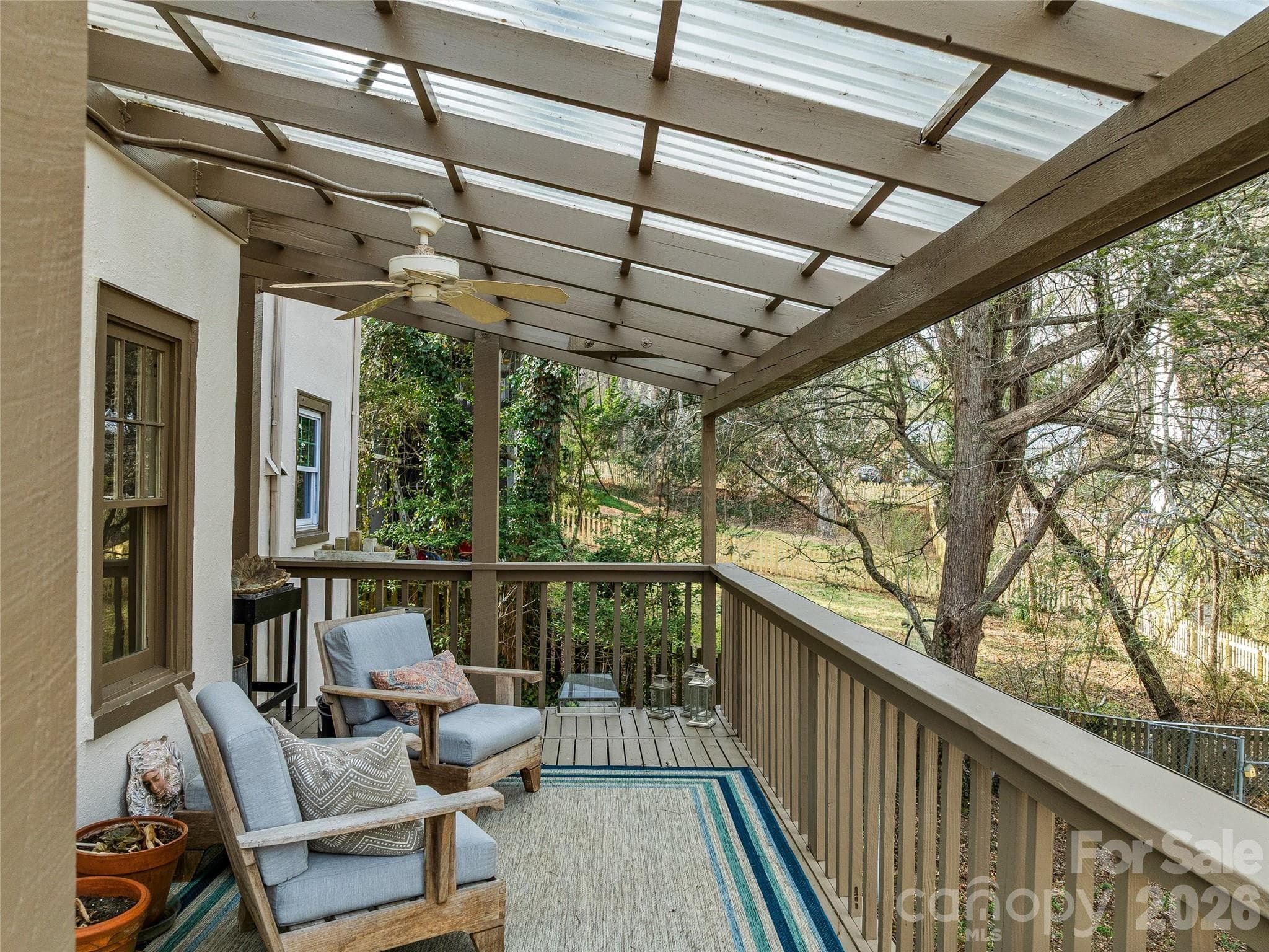 Covered Sitting Area - 4 Duke Street, Asheville