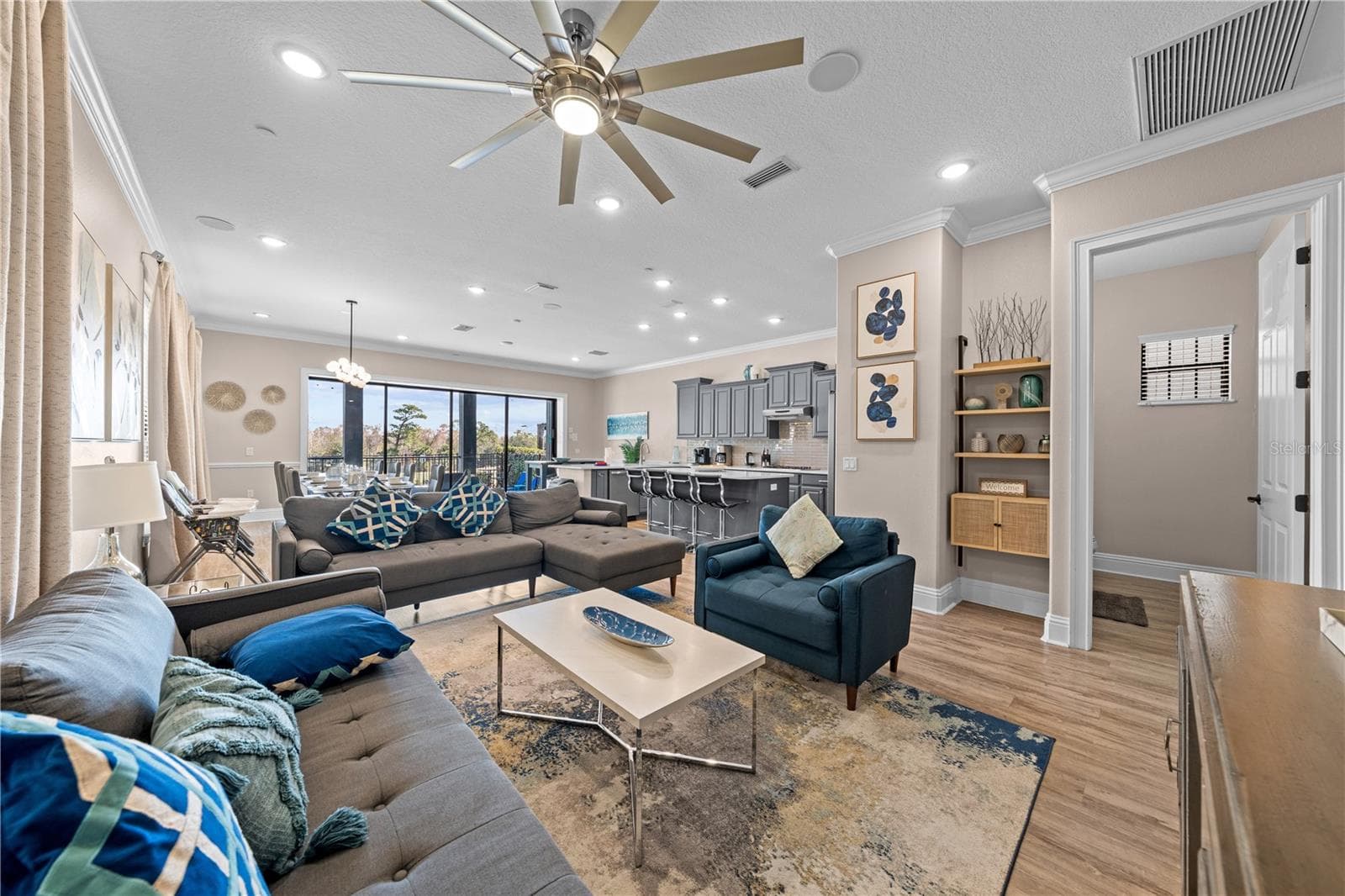 living room with view of kitchen/dining and breakfast nook - 785 GOLDEN BEAR DR, REUNION