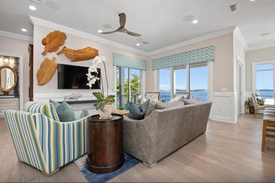 Mid level living room - 110 10TH ST S, BRADENTON BEACH