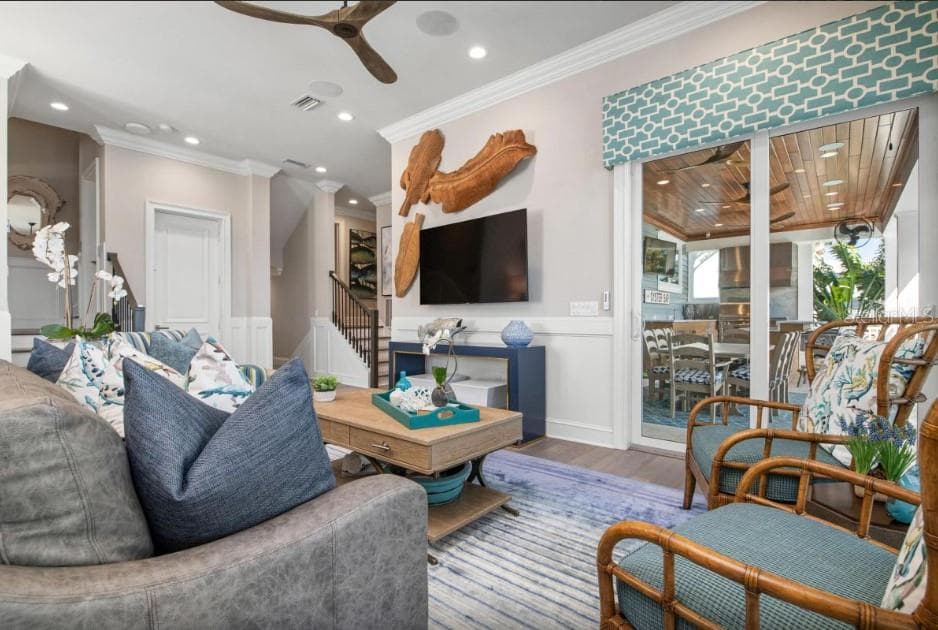 Mid level living room - 110 10TH ST S, BRADENTON BEACH