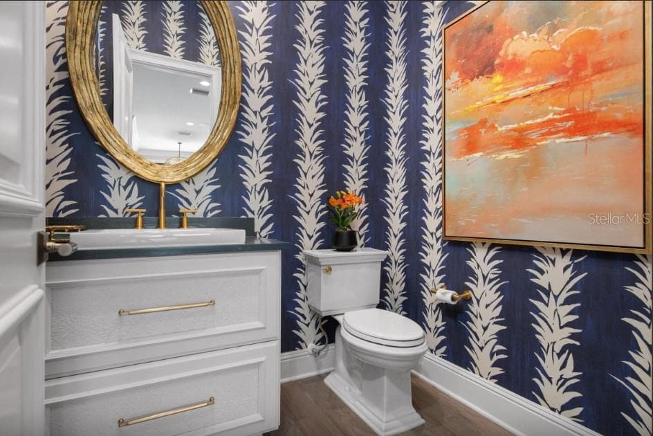 Mid level half bath - 110 10TH ST S, BRADENTON BEACH