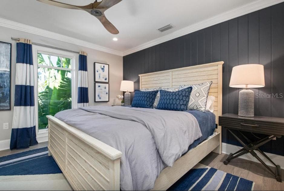 Mid level bedroom #3 with en suite bathroom - 110 10TH ST S, BRADENTON BEACH