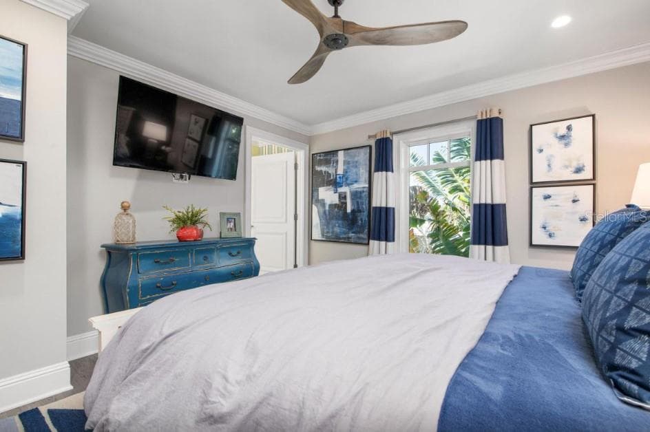 Mid level bedroom #3 with en suite bathroom - 110 10TH ST S, BRADENTON BEACH