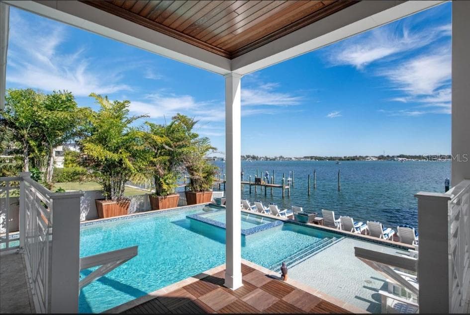 Oversized luxury pool and hot tub for 12 - 110 10TH ST S, BRADENTON BEACH