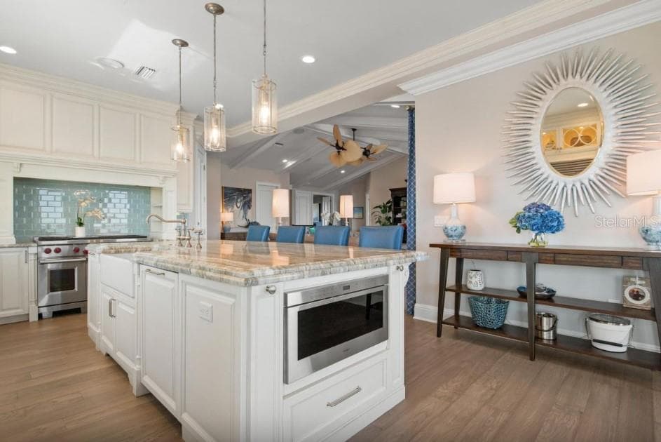 Upper level luxury gourmet kitchen - 110 10TH ST S, BRADENTON BEACH