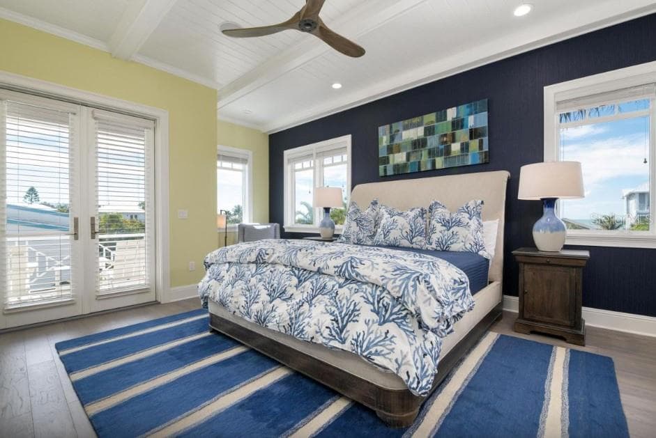 Upper level bedroom - 110 10TH ST S, BRADENTON BEACH