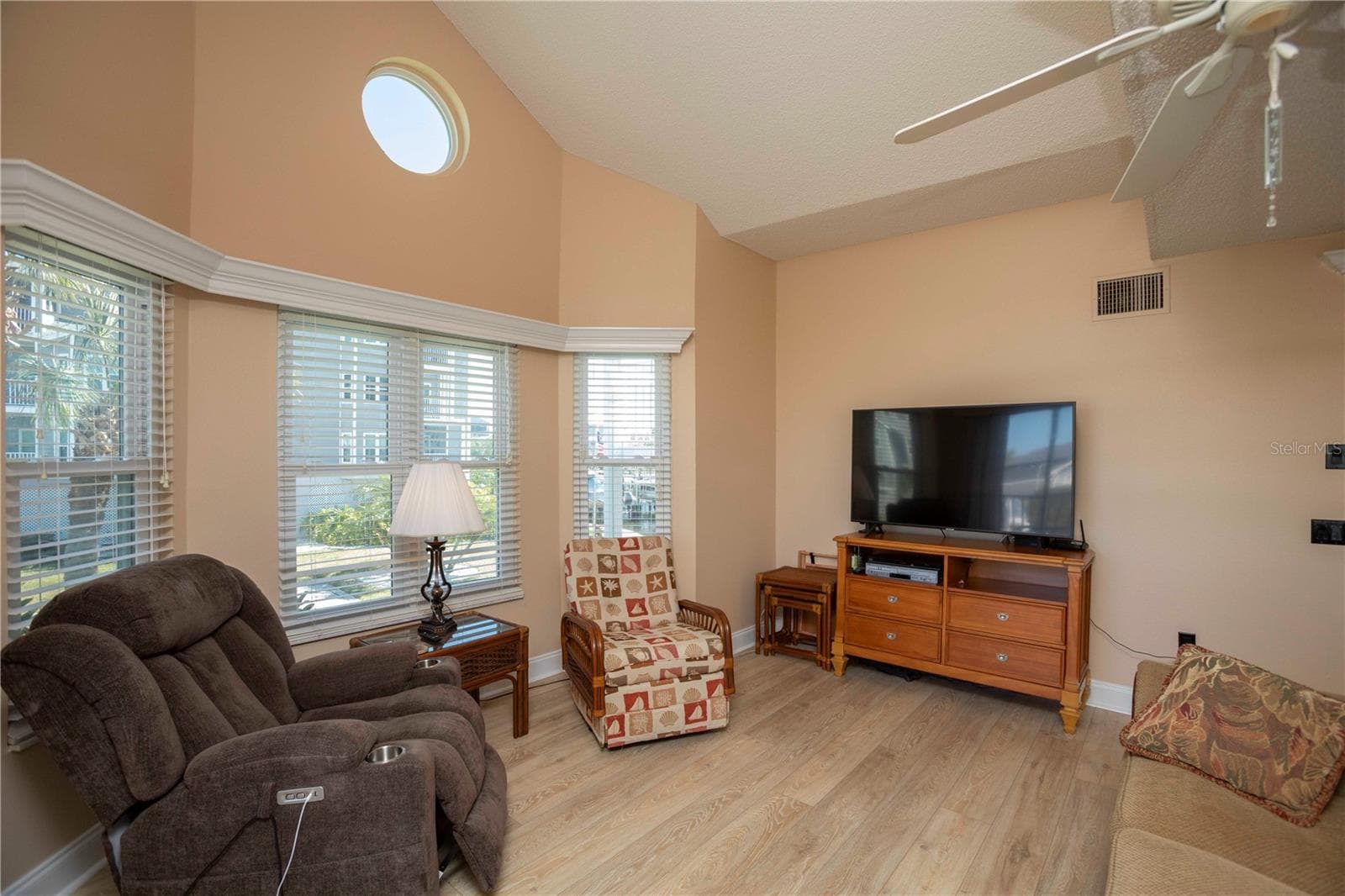Condominium at 5712 BISCAYNE CT #101, NEW PORT RICHEY, photo 10 of 52